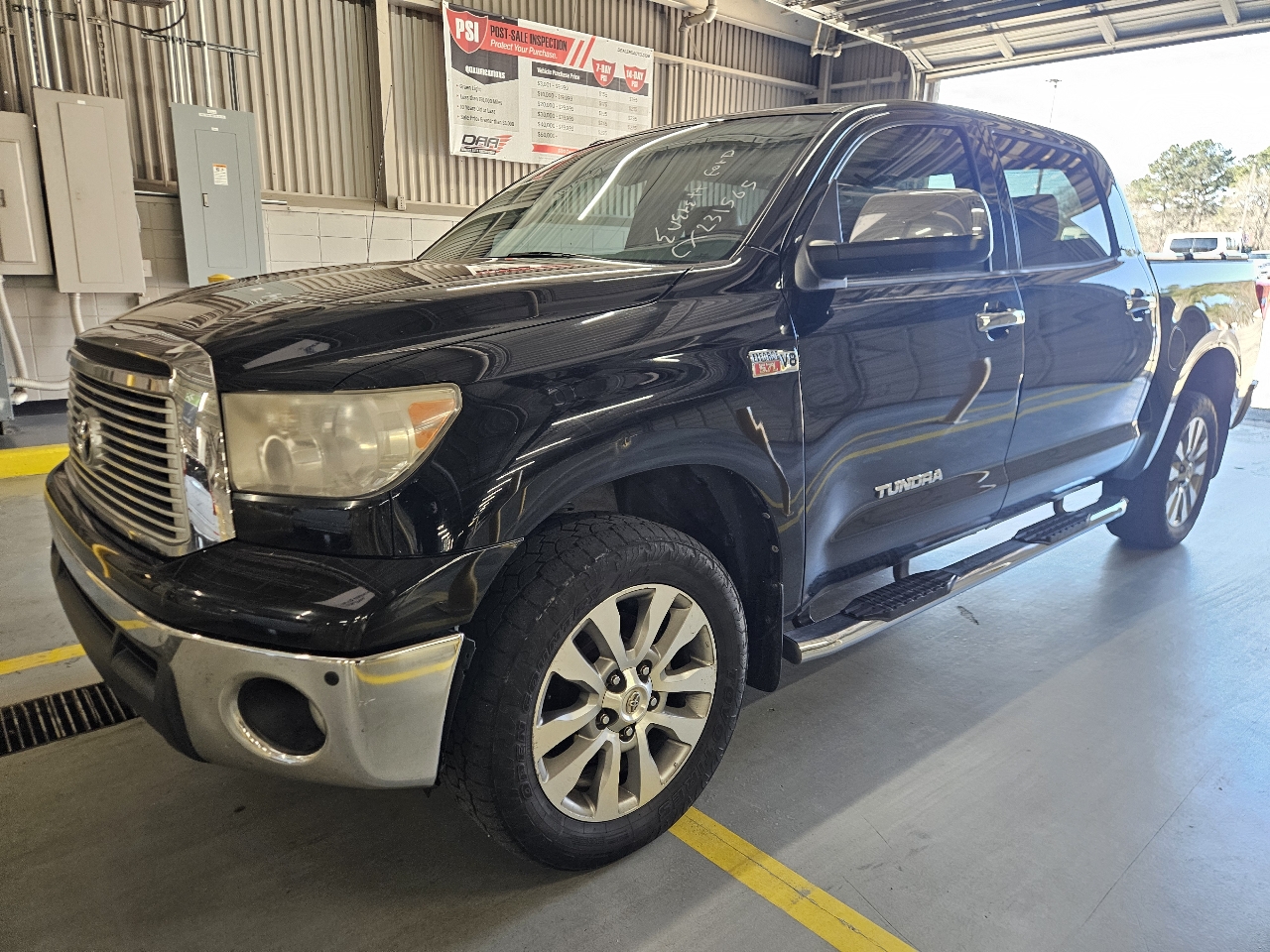 Toyota Tundra 4WD Truck CrewMax 5.7L V8 6-Spd AT Platinum (Natl) 2012