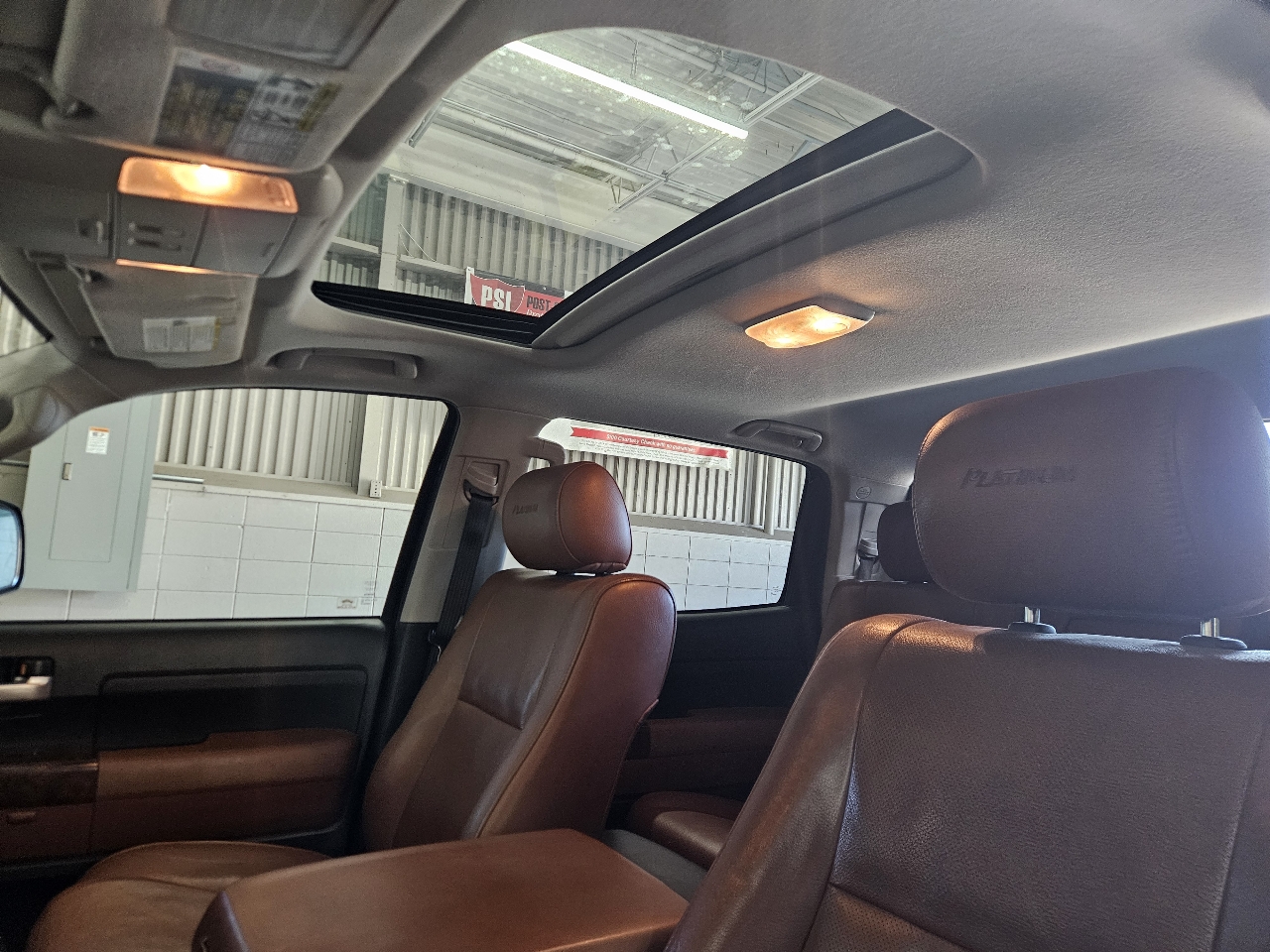 Toyota Tundra 4WD Truck CrewMax 5.7L V8 6-Spd AT Platinum (Natl) 2012