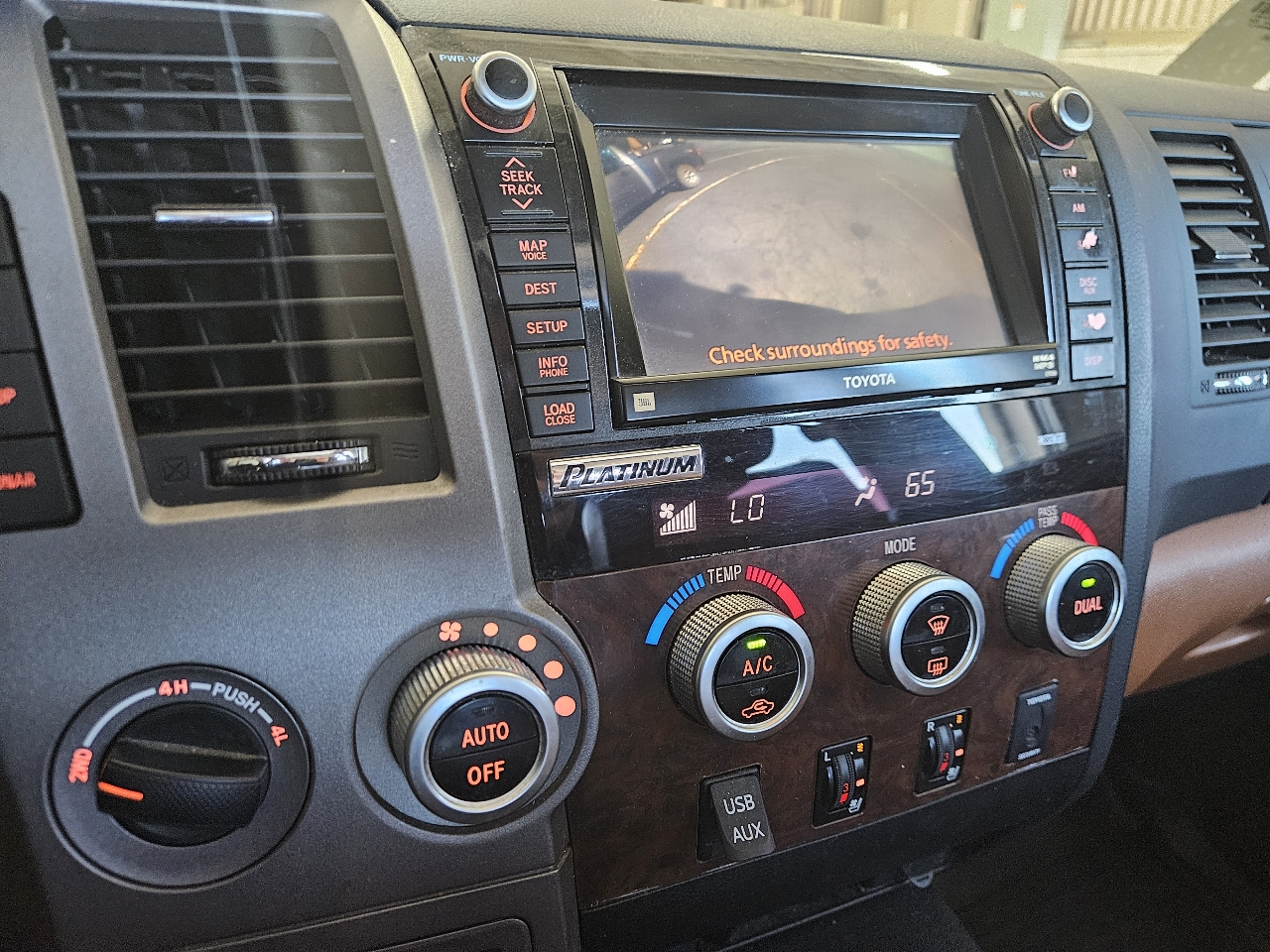 Toyota Tundra 4WD Truck CrewMax 5.7L V8 6-Spd AT Platinum (Natl) 2012