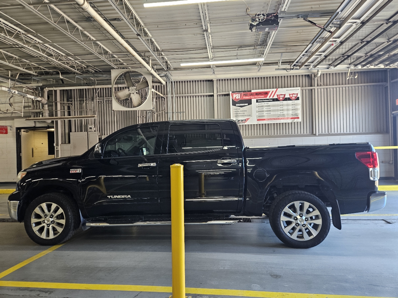 Toyota Tundra 4WD Truck CrewMax 5.7L V8 6-Spd AT Platinum (Natl) 2012