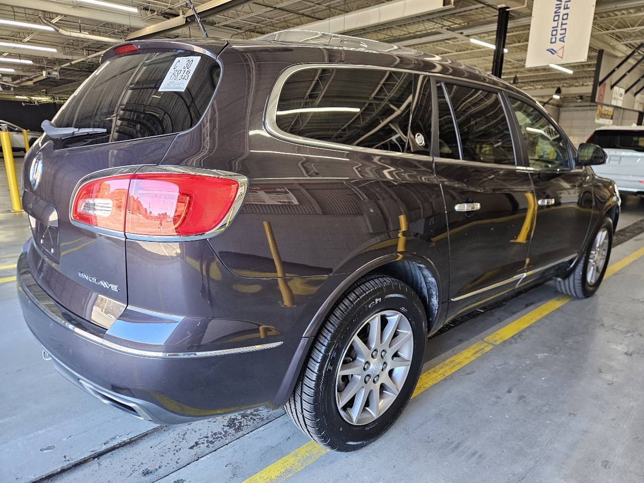 Buick Enclave FWD 4dr Leather 2016