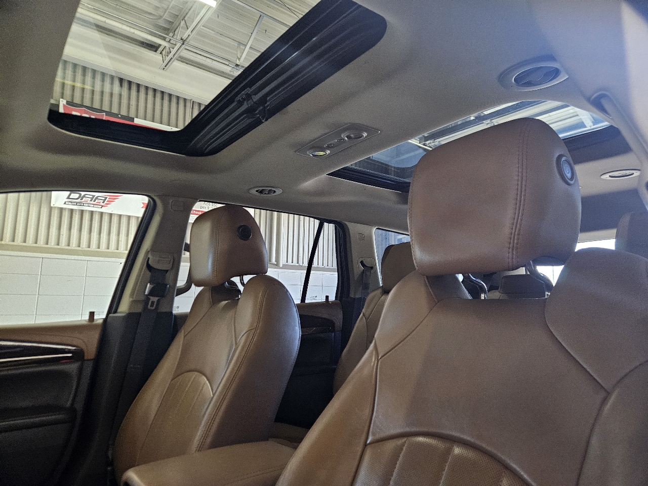 Buick Enclave FWD 4dr Leather 2016