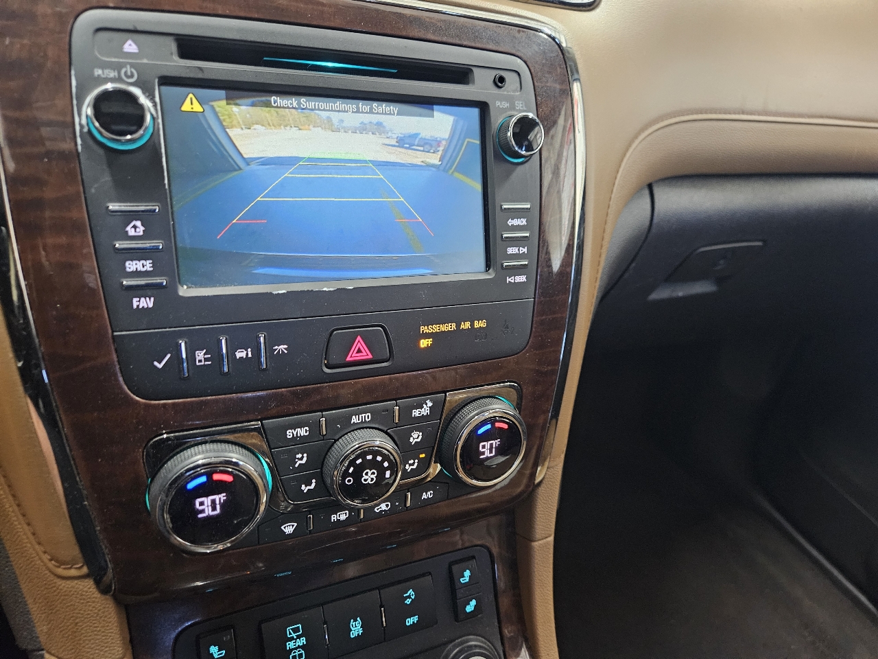 Buick Enclave FWD 4dr Leather 2016