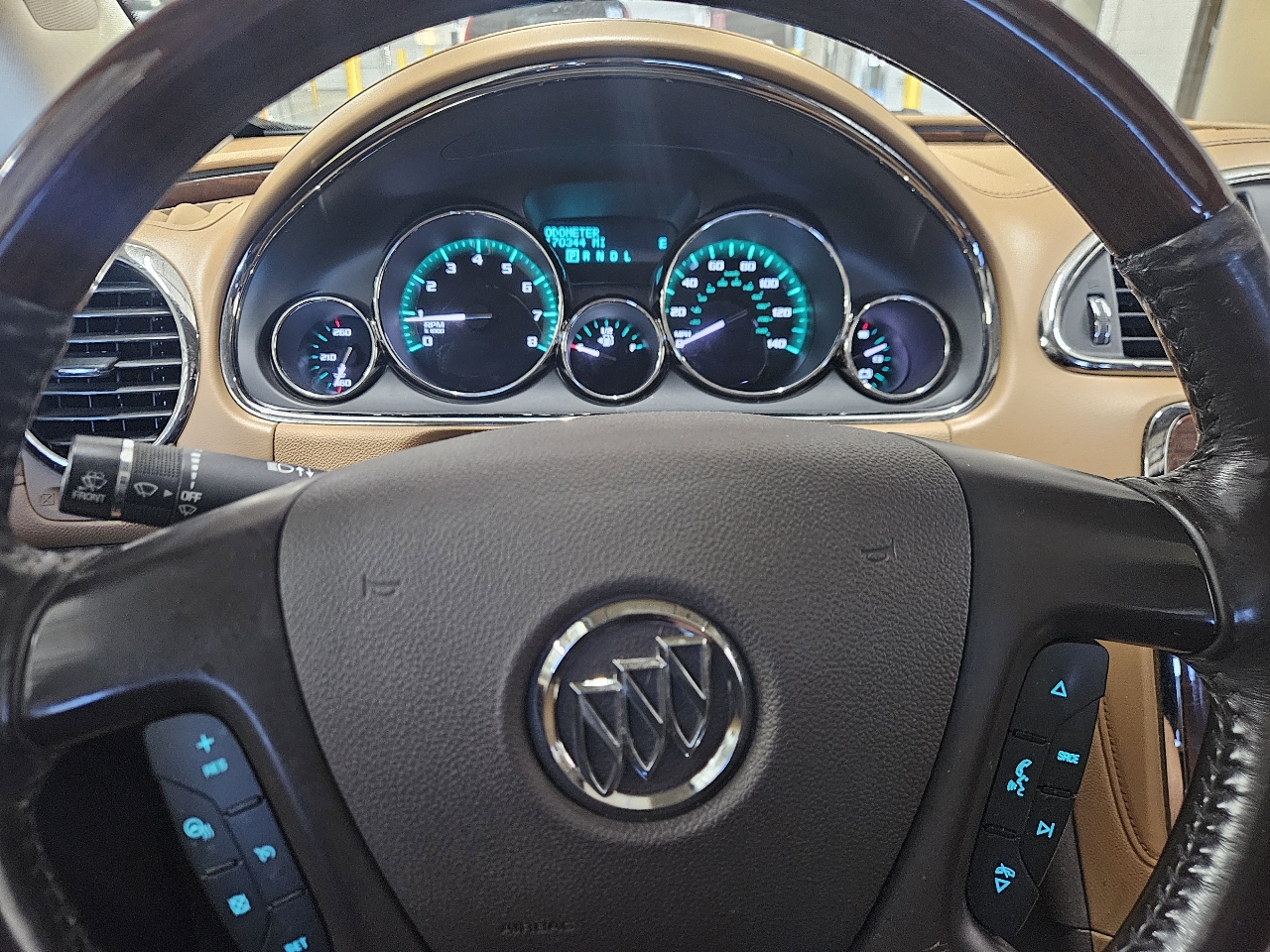 Buick Enclave FWD 4dr Leather 2016