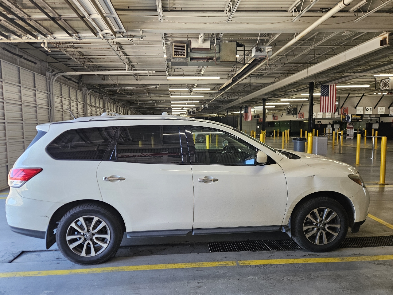 Nissan Pathfinder 2WD 4dr SV 2013