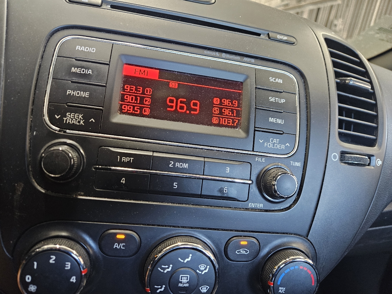 Kia Forte 4dr Sdn Auto LX 2015