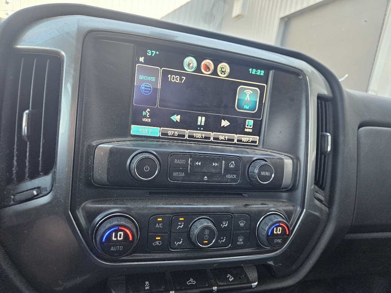 Chevrolet Silverado 1500 4WD Crew Cab 143.5" LT w/2LT 2015