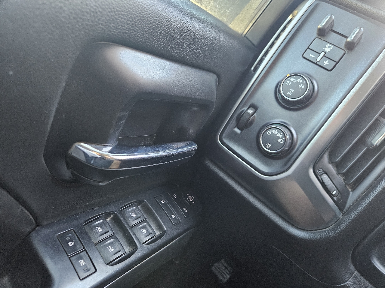 Chevrolet Silverado 1500 4WD Crew Cab 143.5" LT w/1LT 2014