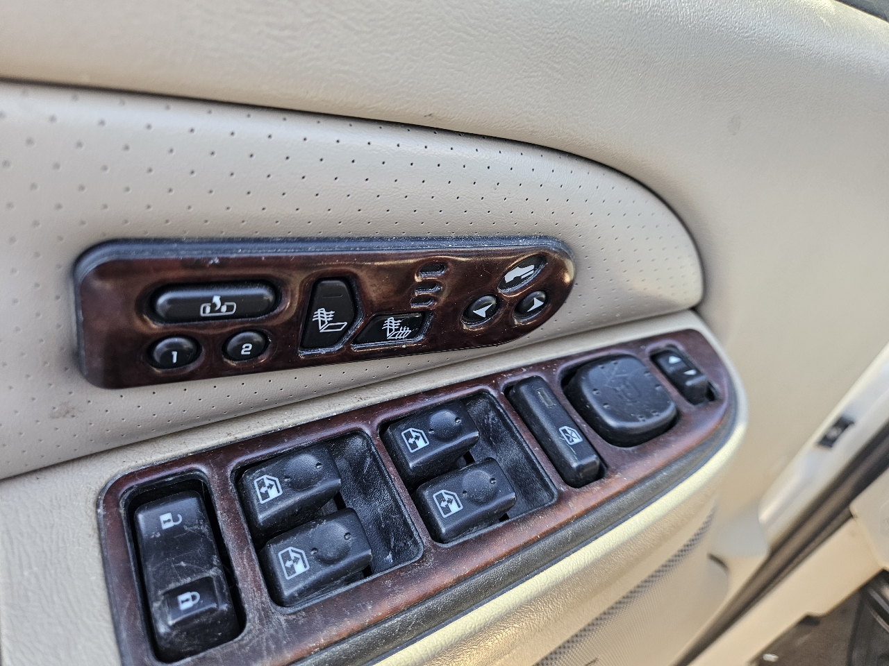 Cadillac Escalade EXT 4dr AWD 2005