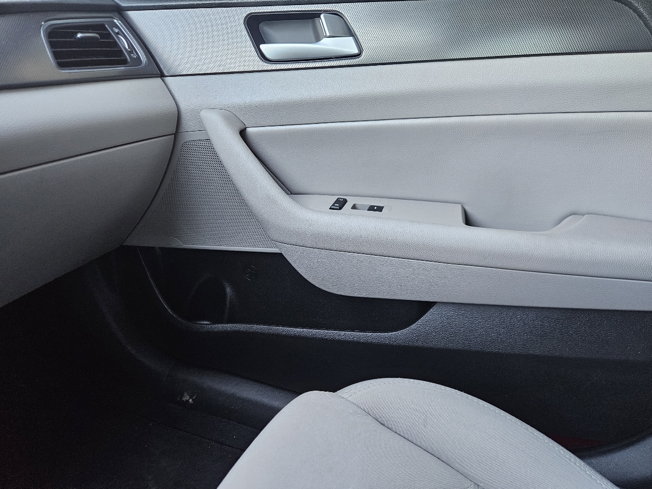 Hyundai Sonata 4dr Sdn 2.4L Sport PZEV 2015