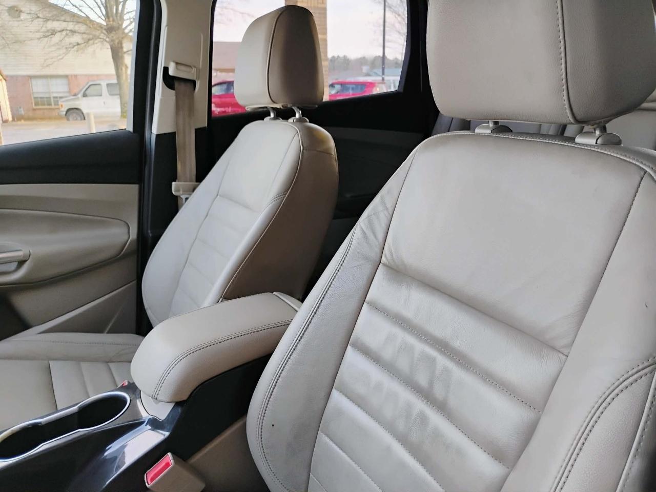 Ford Escape FWD 4dr Titanium 2015