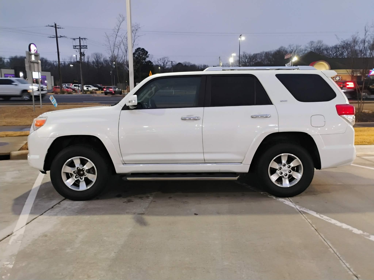 Toyota 4Runner RWD 4dr V6 Limited (Natl) 2010