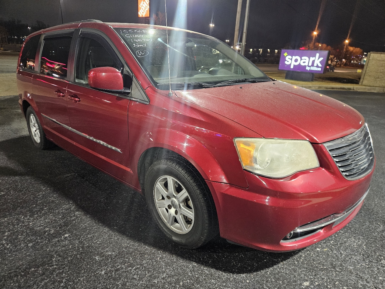 2011 Chrysler Town & Country Touring's photo