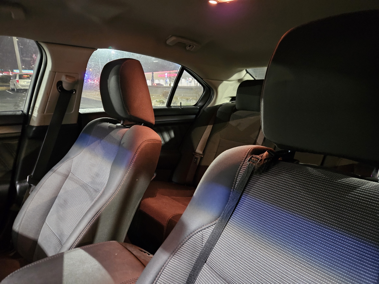 Ford Taurus 4dr Sdn SEL FWD 2010