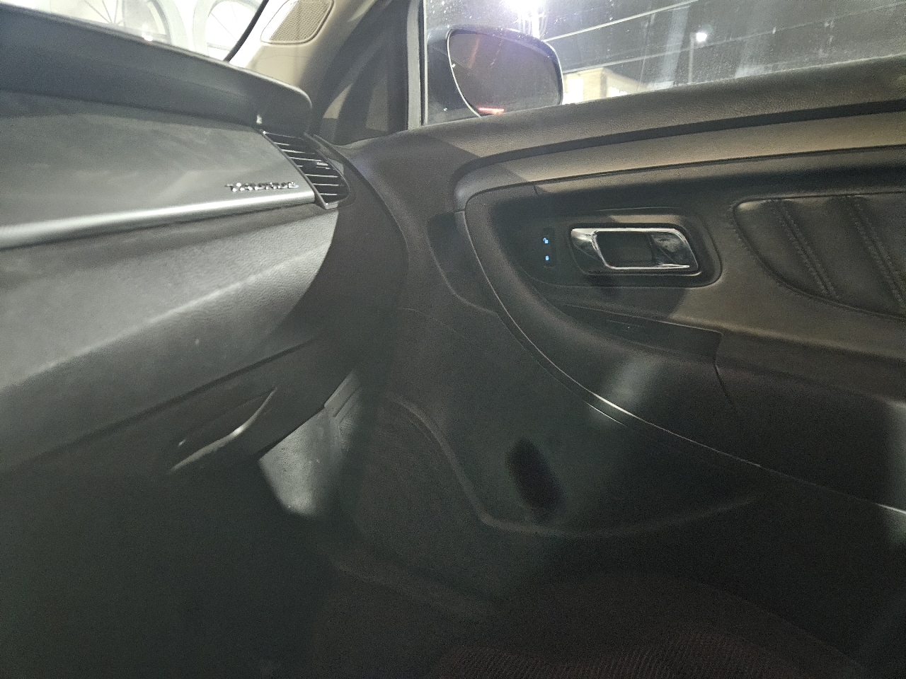 Ford Taurus 4dr Sdn SEL FWD 2010