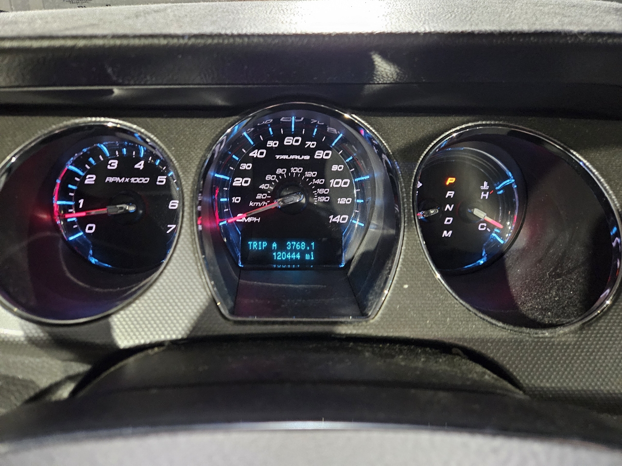 Ford Taurus 4dr Sdn SEL FWD 2010