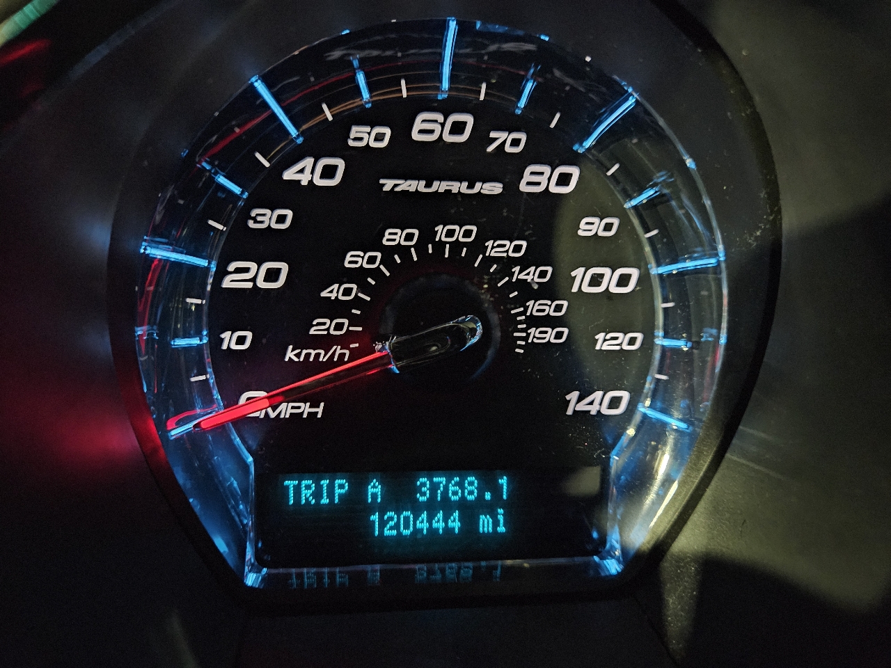 Ford Taurus 4dr Sdn SEL FWD 2010