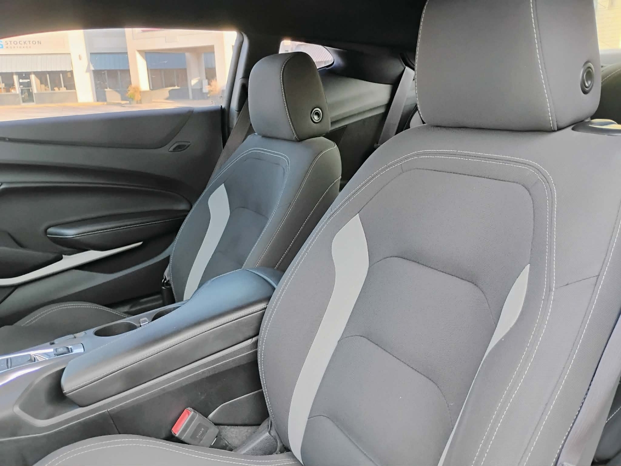 Chevrolet Camaro 2dr Cpe 1LT 2017