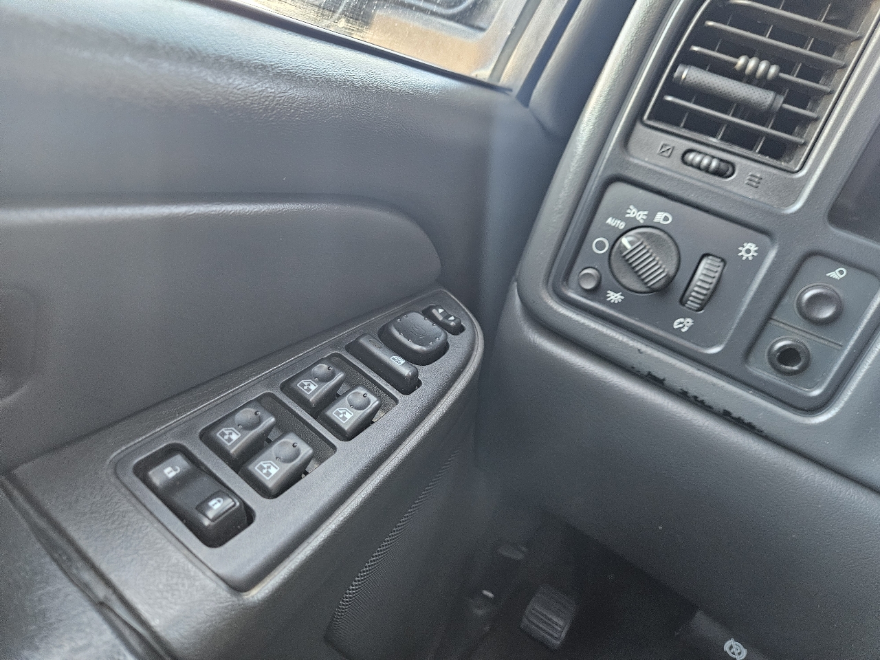 Chevrolet Silverado 1500 Crew Cab 143.5" WB 2WD LT1 2006