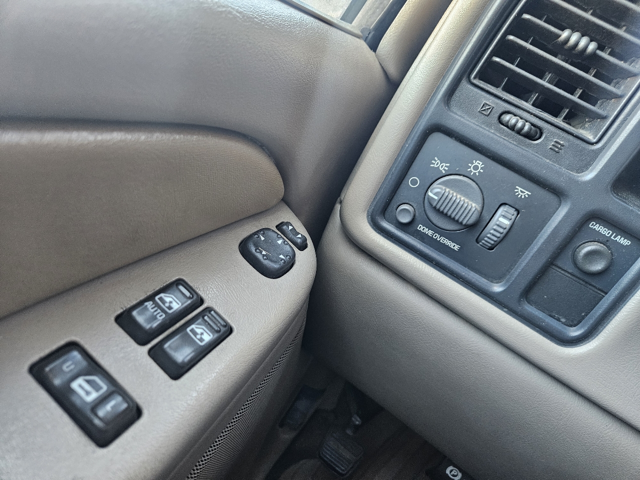 Chevrolet Silverado 1500 2WD Double Cab 143.5" LS 2002