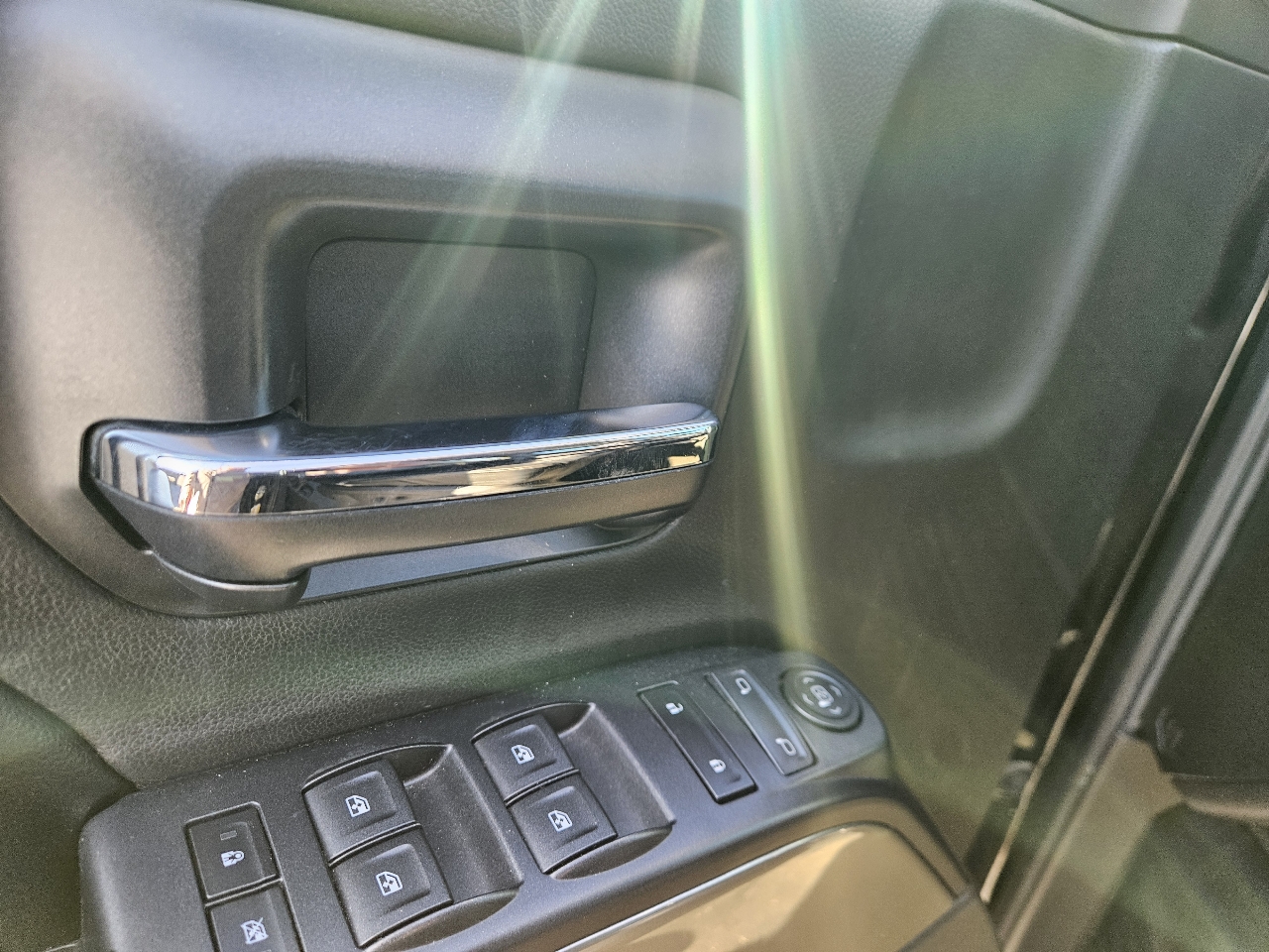 Chevrolet Silverado 1500 4WD Crew Cab 143.5" LT w/1LT 2015