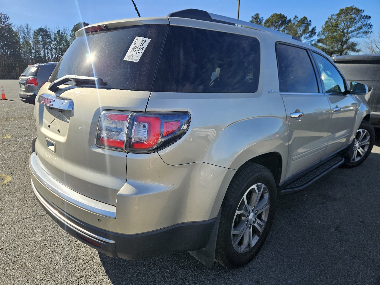 GMC Acadia FWD 4dr SLT w/SLT-1 2016