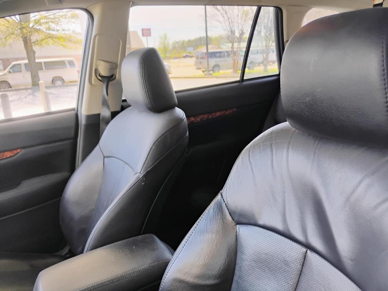 Subaru Outback 4dr Wgn H4 Auto 2.5i Limited 2012