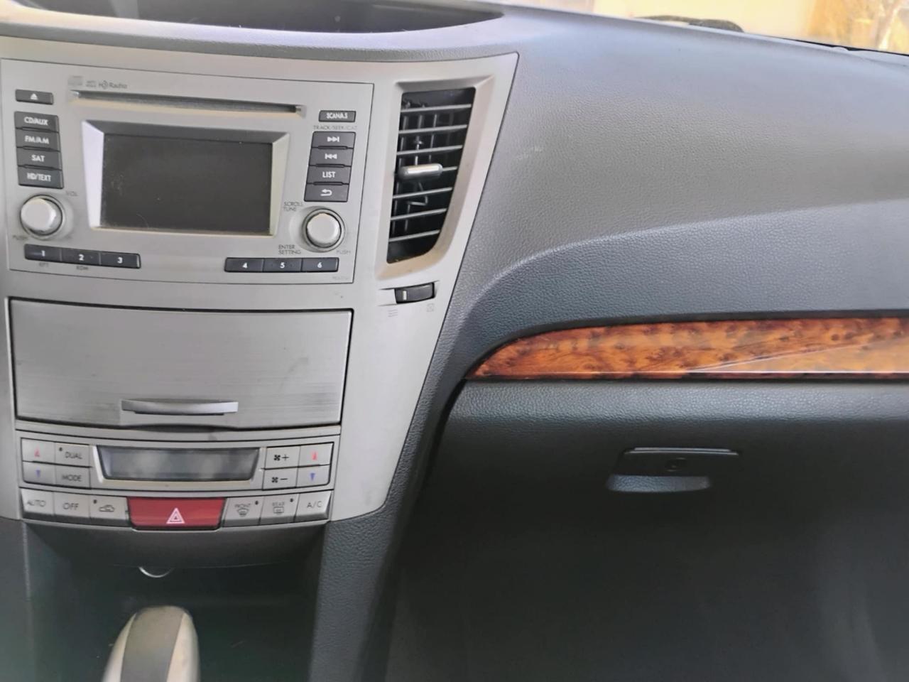 Subaru Outback 4dr Wgn H4 Auto 2.5i Limited 2012