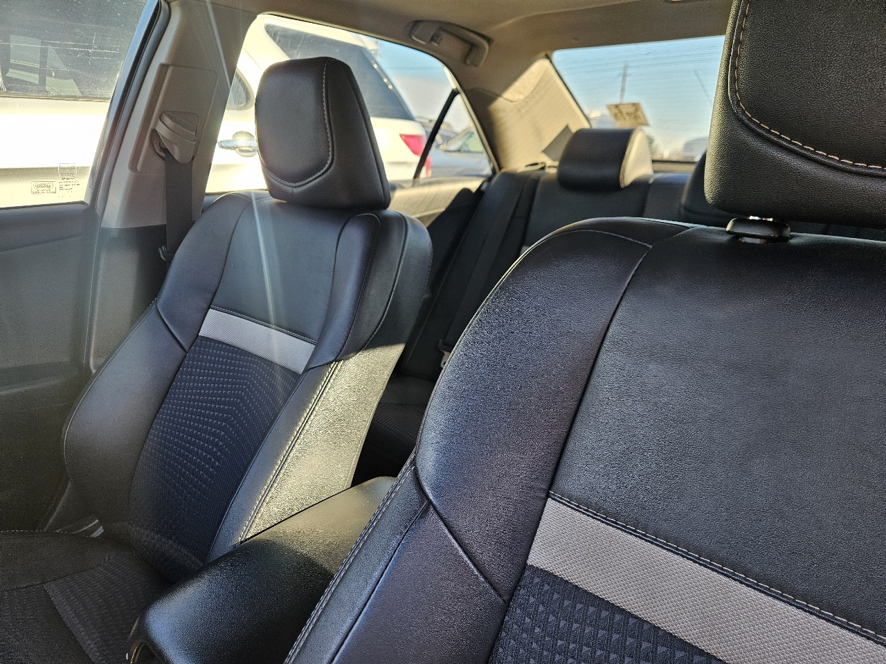 Toyota Camry 4dr Sdn I4 Auto XLE (Natl) 2013