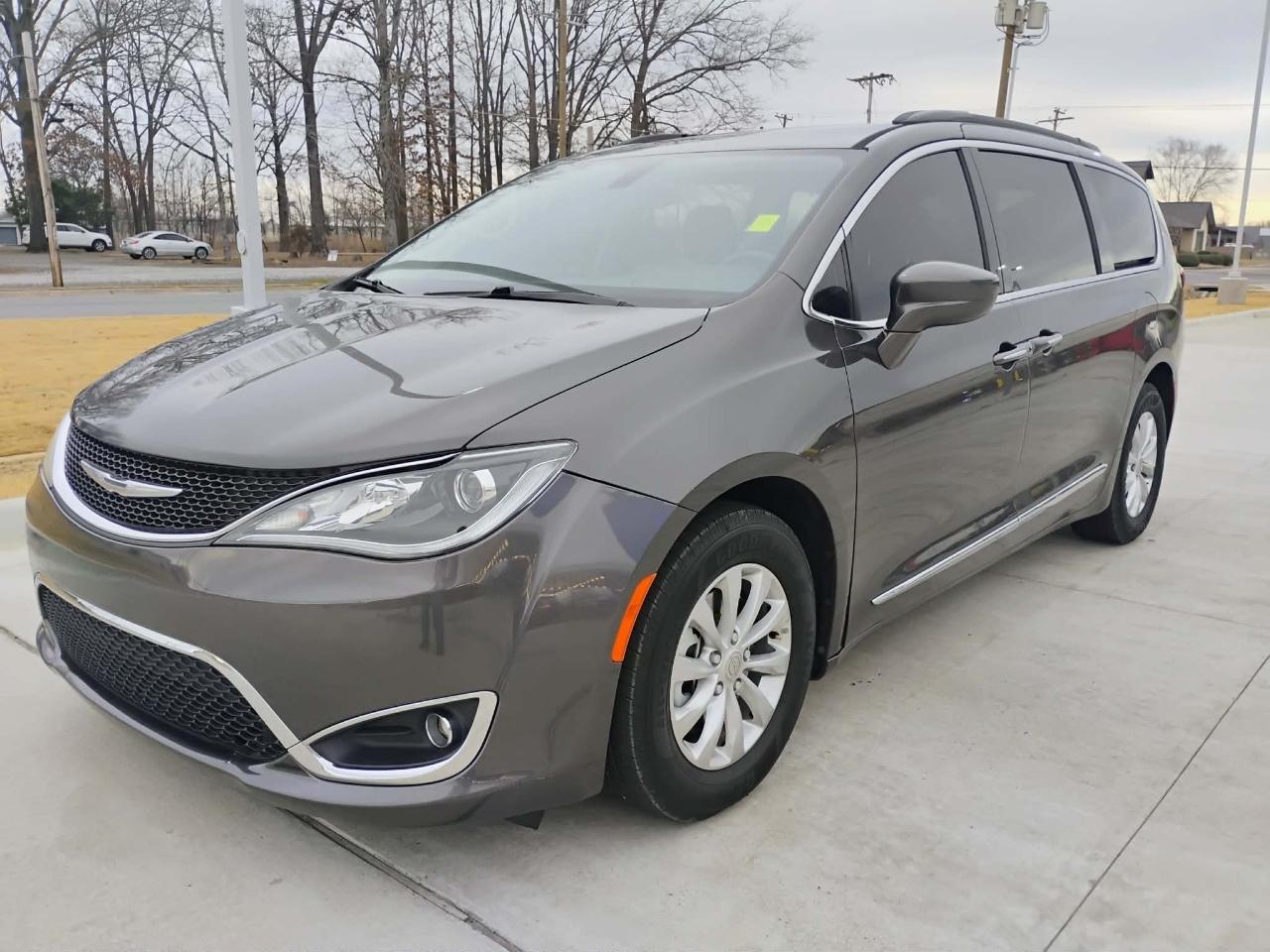 Chrysler Pacifica Touring-L FWD 2017