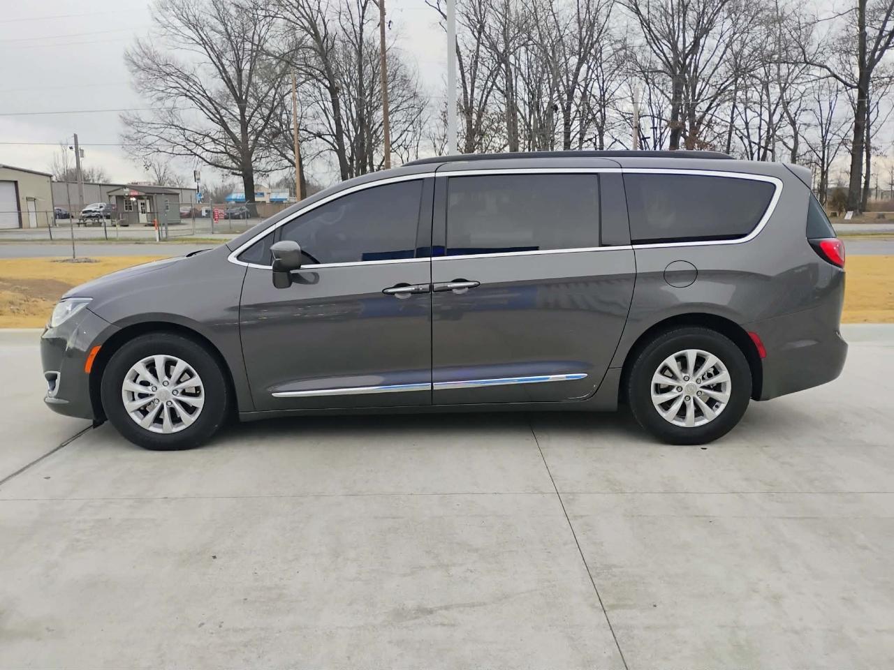 Chrysler Pacifica Touring-L FWD 2017
