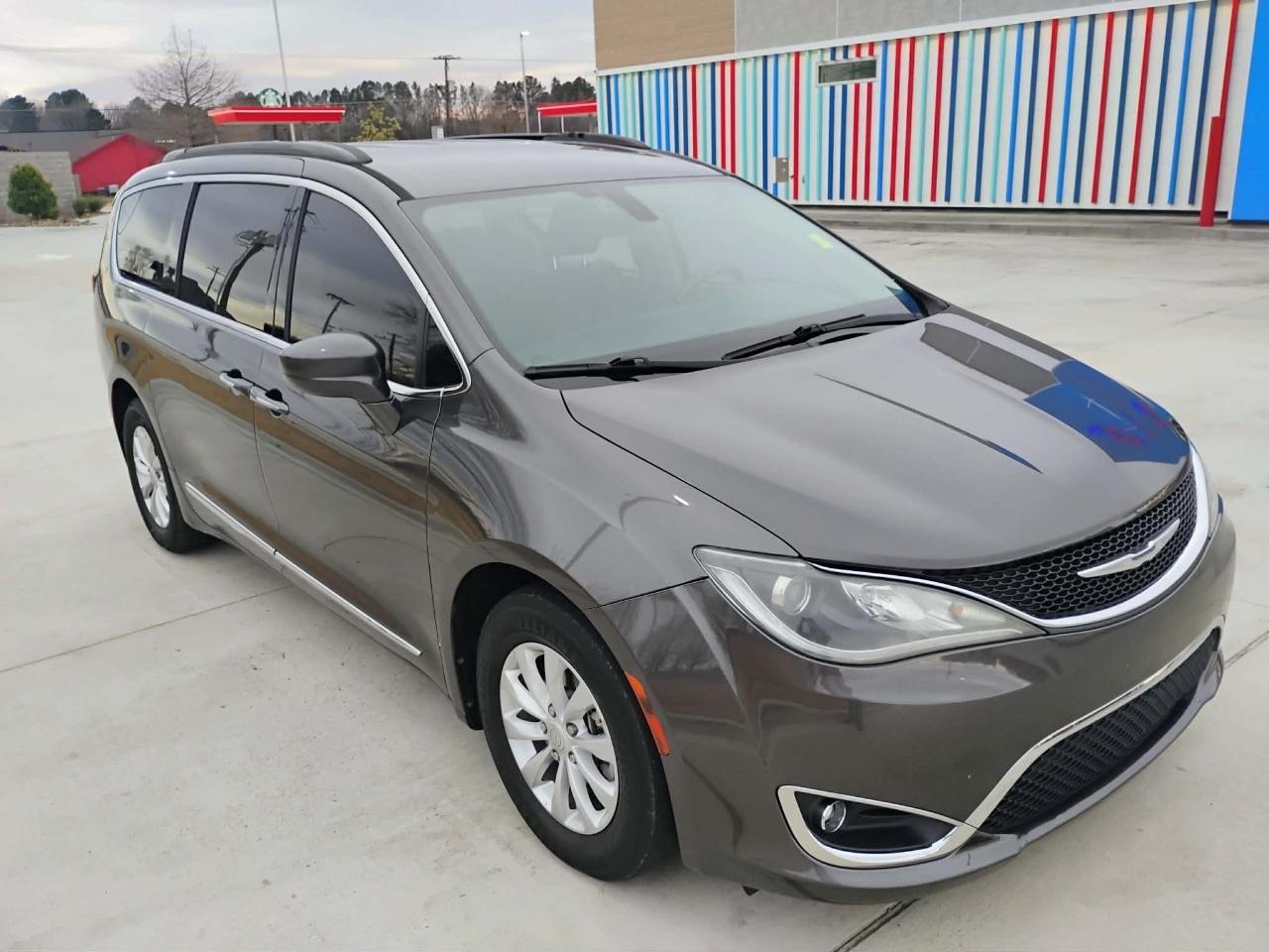 Chrysler Pacifica Touring-L FWD 2017