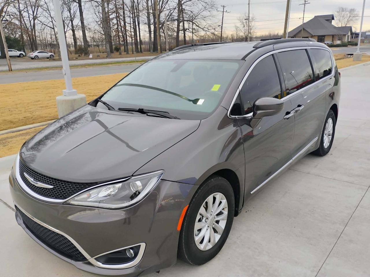 Chrysler Pacifica Touring-L FWD 2017