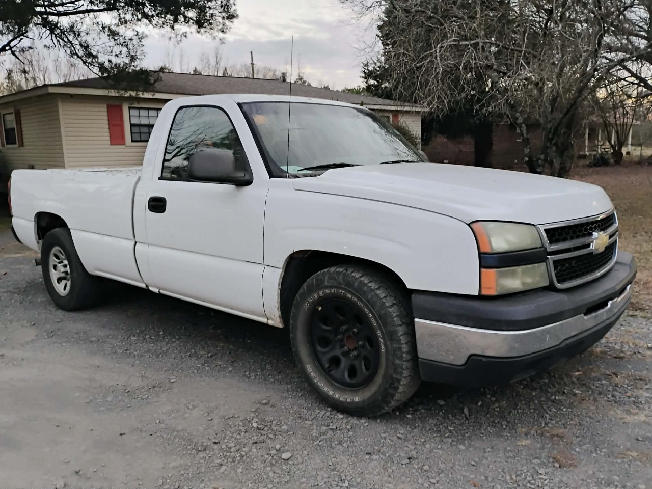 Chevrolet Silverado 1500 2WD Reg Cab 133.0" Work Truck w/2WT 2006