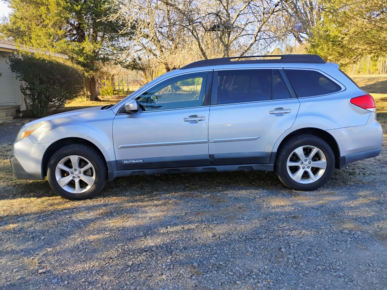 Subaru Outback 4dr Wgn H4 Auto 2.5i Limited 2014