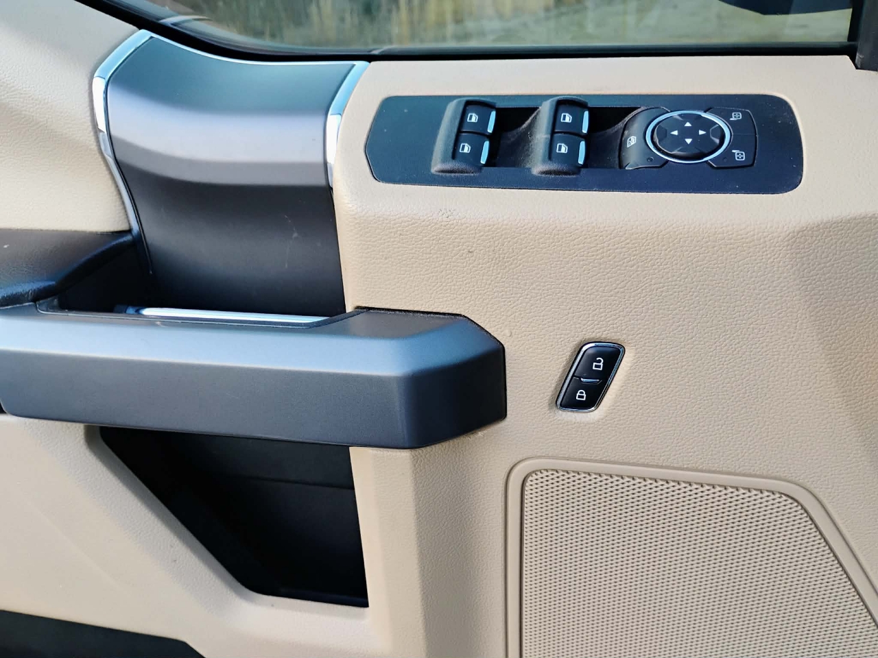 Ford F-150 2WD SuperCrew 139" XLT 2020