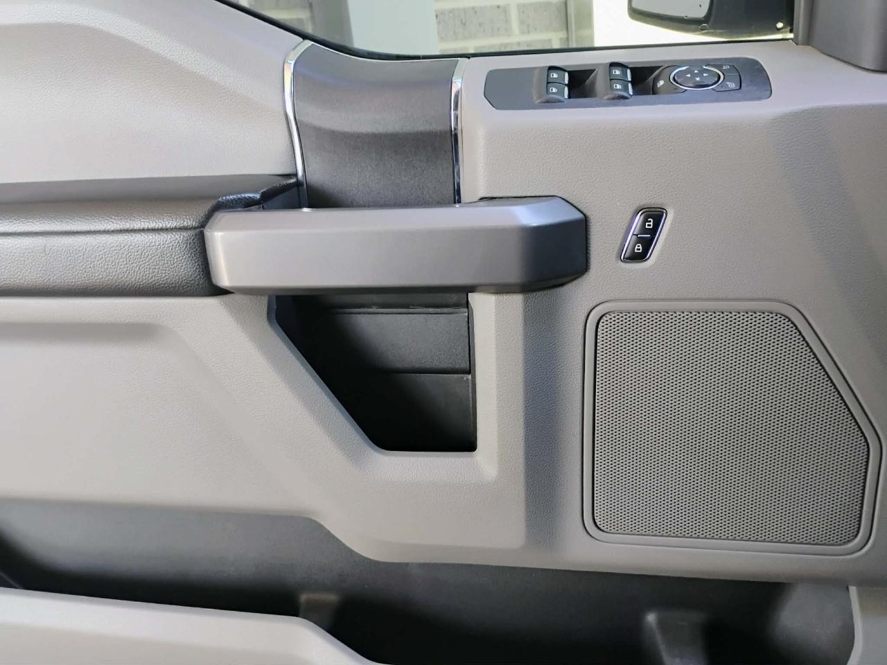 Ford F-150 2WD SuperCrew 145" XLT 2019