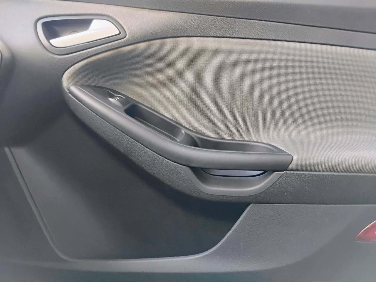 Ford Focus 5dr HB SE 2014