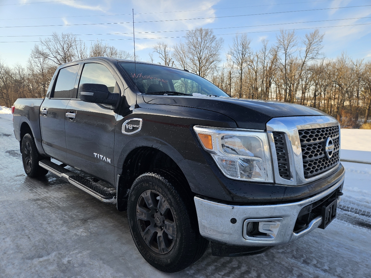 Nissan Titan 4x4 Crew Cab SV 2017