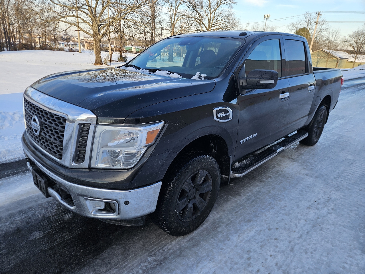 Nissan Titan 4x4 Crew Cab SV 2017