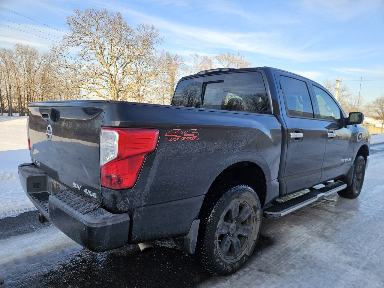 Nissan Titan 4x4 Crew Cab SV 2017