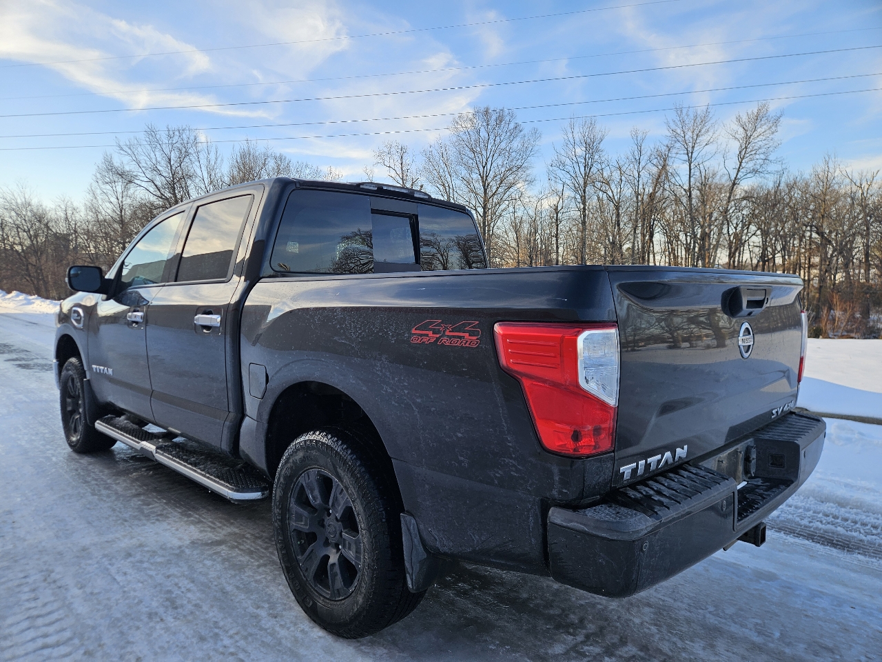 Nissan Titan 4x4 Crew Cab SV 2017