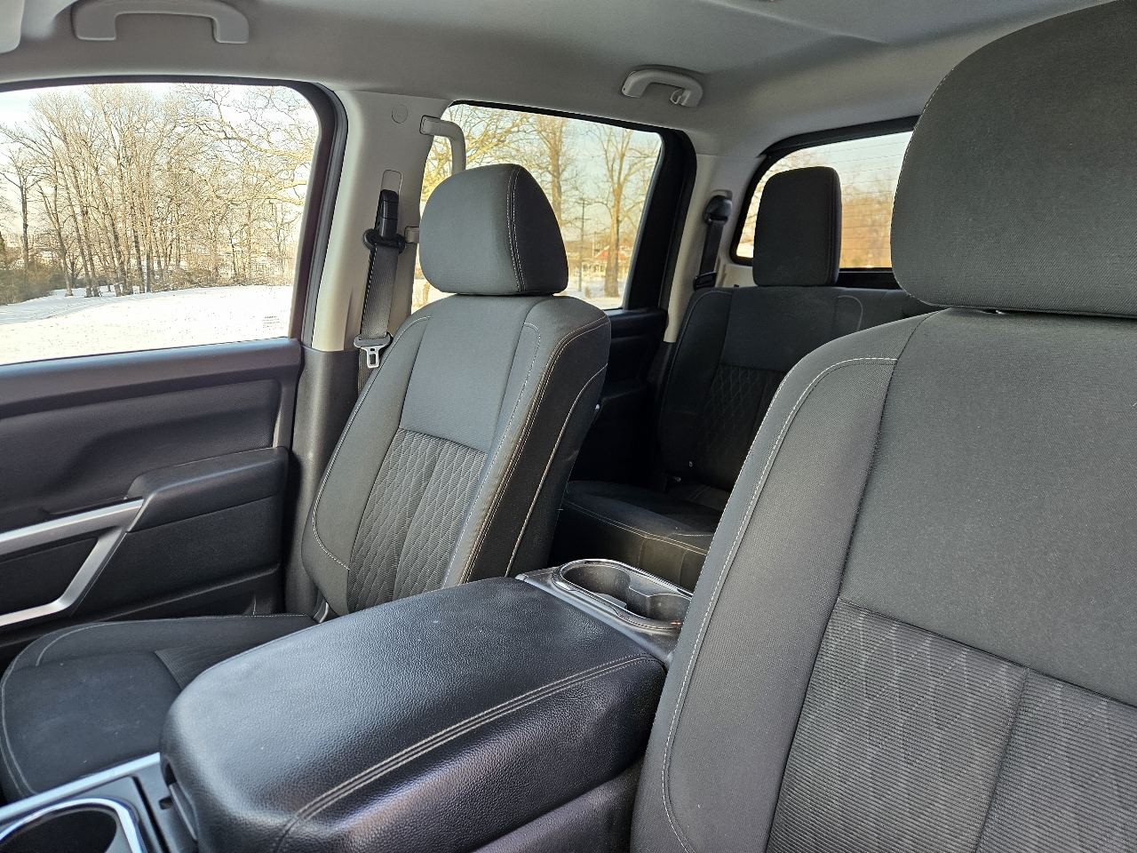 Nissan Titan 4x4 Crew Cab SV 2017