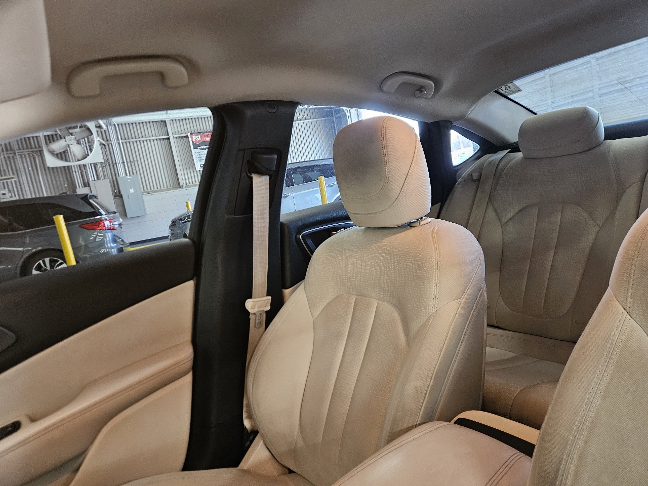 Chrysler 200 4dr Sdn Limited FWD 2015