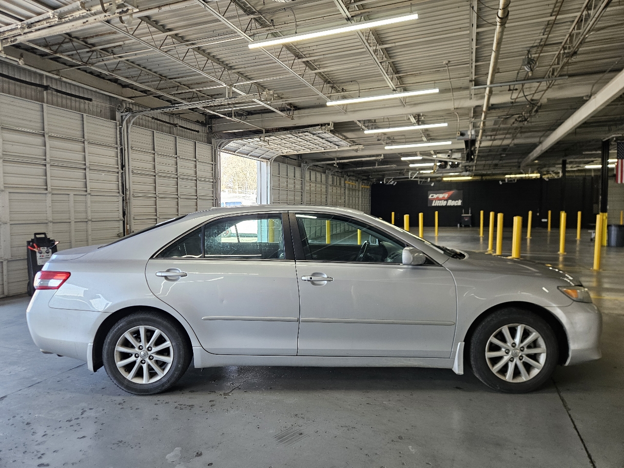 Toyota Camry 4dr Sdn V6 Auto XLE (Natl) 2011