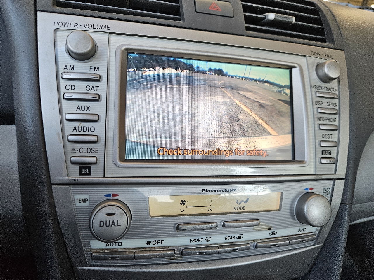 Toyota Camry 4dr Sdn V6 Auto XLE (Natl) 2011