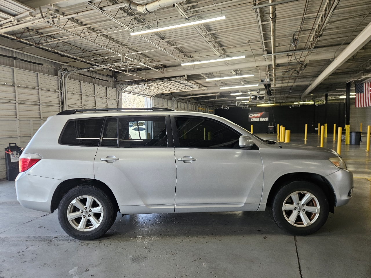 Toyota Highlander FWD 4dr V6 Base (Natl) 2010