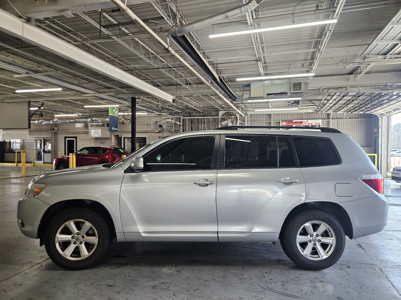 Toyota Highlander FWD 4dr V6 Base (Natl) 2010