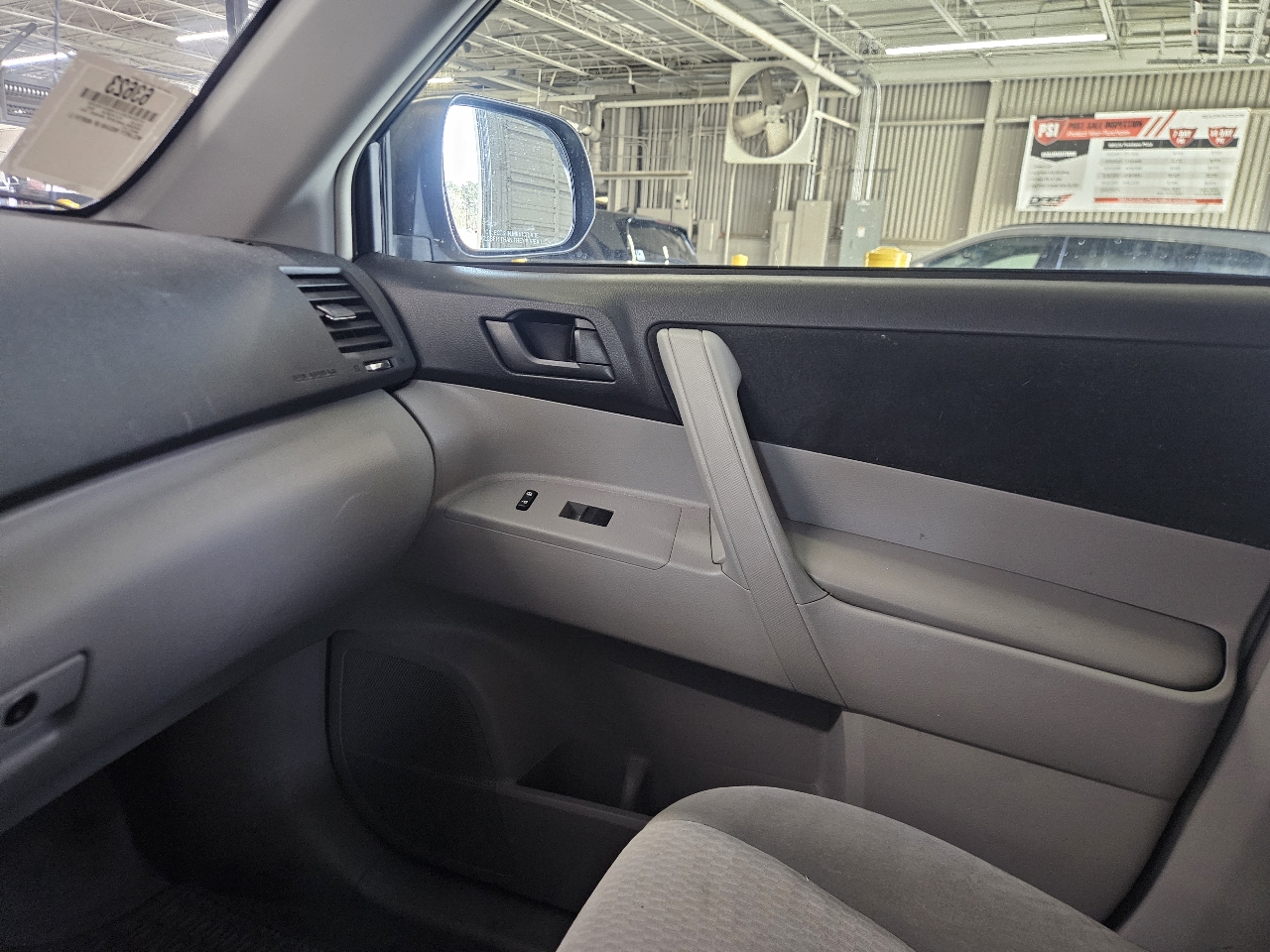 Toyota Highlander FWD 4dr V6 Base (Natl) 2010