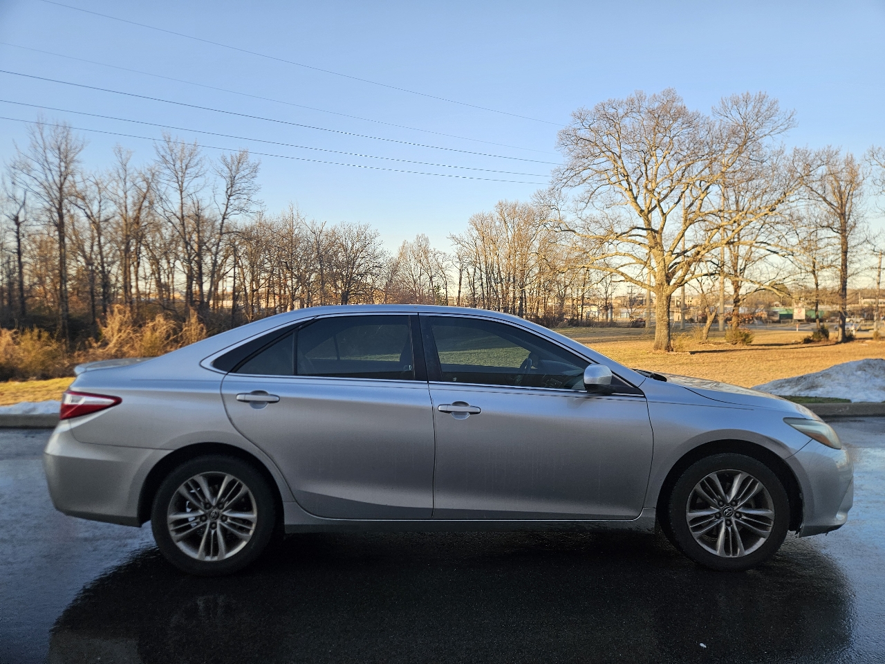 Toyota Camry 4dr Sdn I4 Auto XLE (Natl) 2015